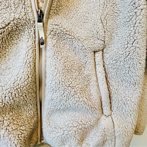 The North Face Campshire Full-Zip Sherpa Fleece Jacket. Girls Large (14/16) - Picture 6 of 9